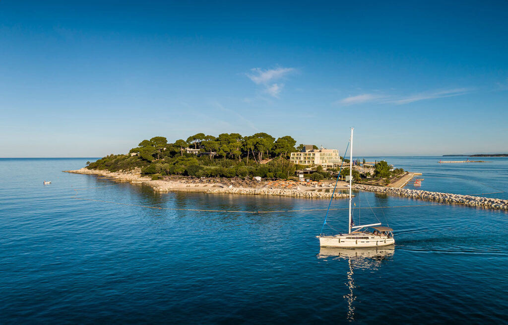 Het eiland Sveti Nikola – Een verborgen paradijs recht voor Poreč