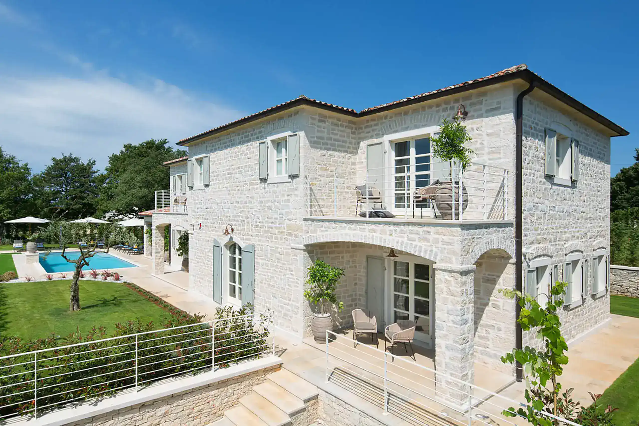 Villa Elena 19 Villa Elena 01